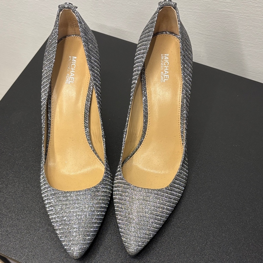 9 1/2 Michael Kors Metallic Women's 2’Heels